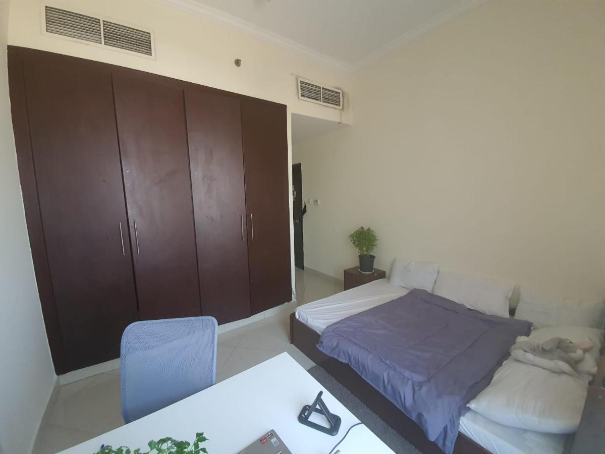 One Masterbedroom In 2 Bedroom Apt,Al Darwesh,Al Barsha 1 Dubai Eksteriør billede