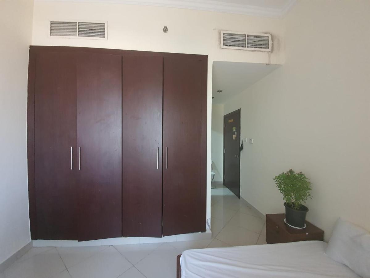 One Masterbedroom In 2 Bedroom Apt,Al Darwesh,Al Barsha 1 Dubai Eksteriør billede
